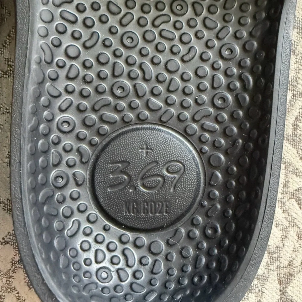 Allbirds Sugar Sliders in Natural Black NWT - W8/M6